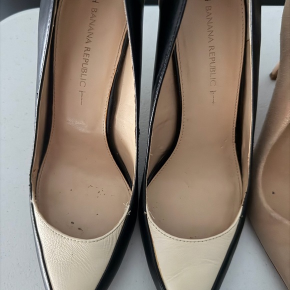 kate spade Black and Cream Pointed-Toe Pumps - Picture 8 of 11